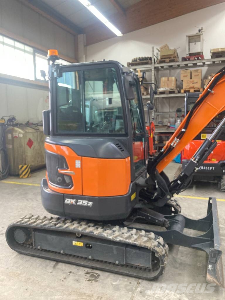Develon Kurzheckbagger DX 35 Z-7 Kāpurķēžu ekskavatori