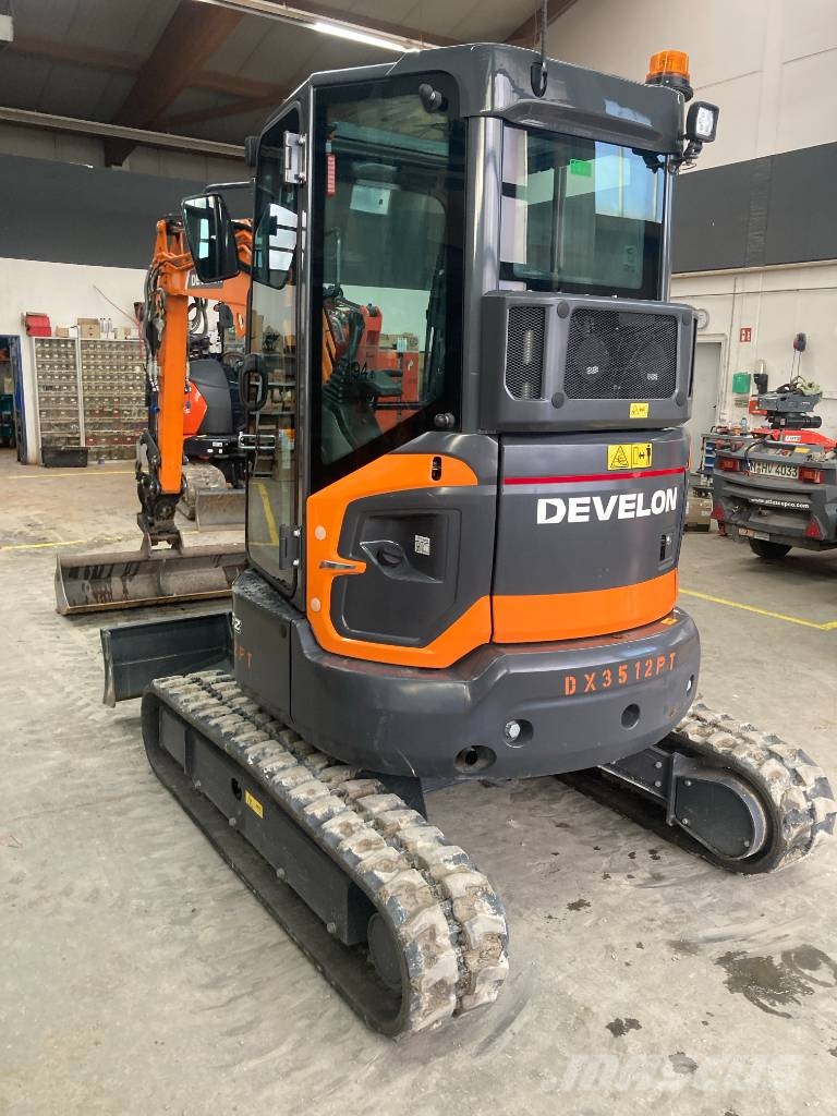 Develon Kurzheckbagger DX 35 Z-7 Kāpurķēžu ekskavatori