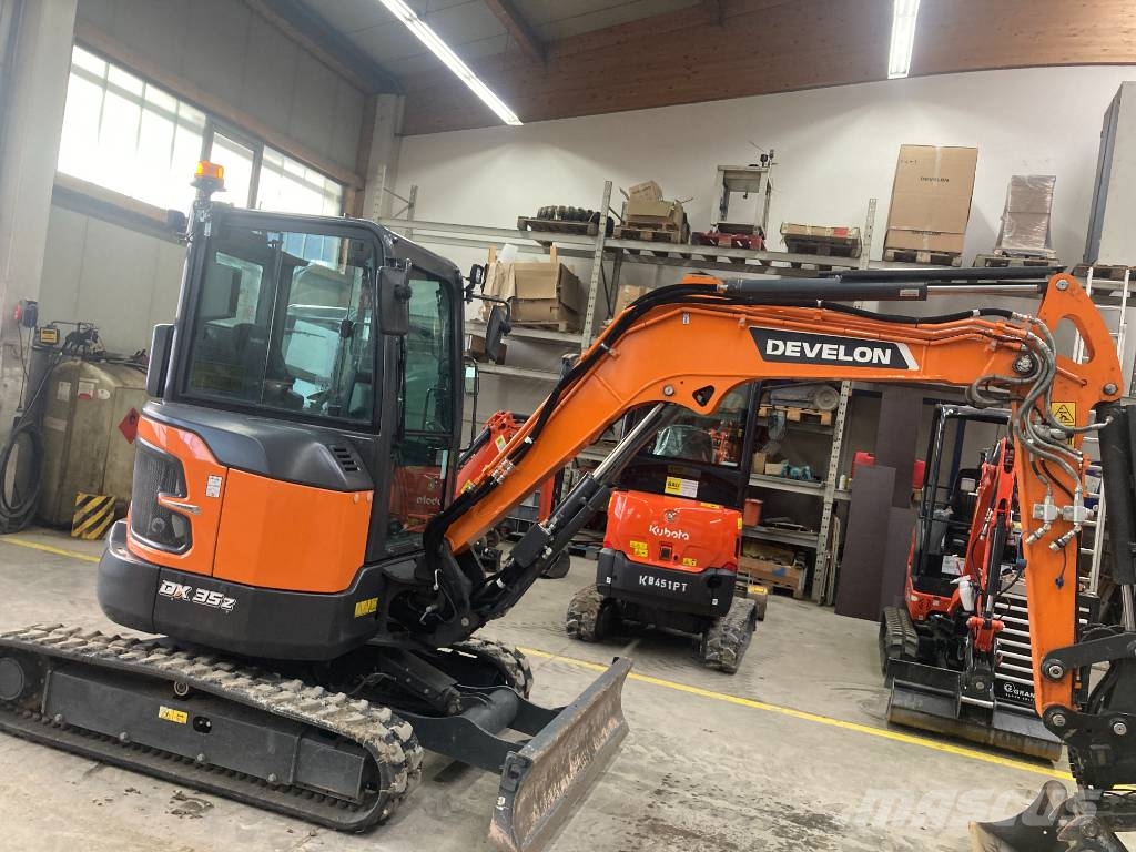 Develon Kurzheckbagger DX 35 Z-7 Kāpurķēžu ekskavatori