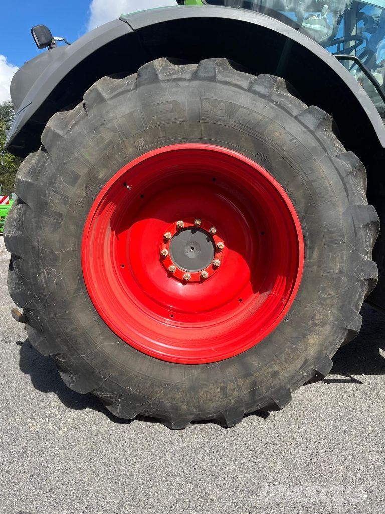 Fendt 824 VARIO PROFI + Трактори