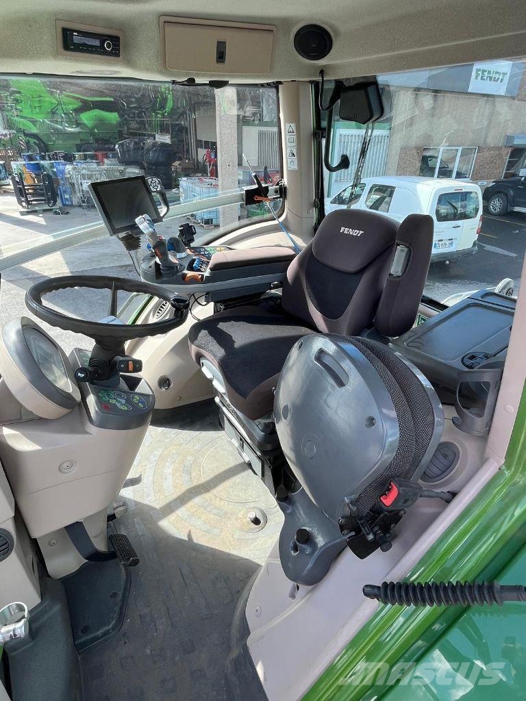 Fendt 824 VARIO PROFI + Трактори