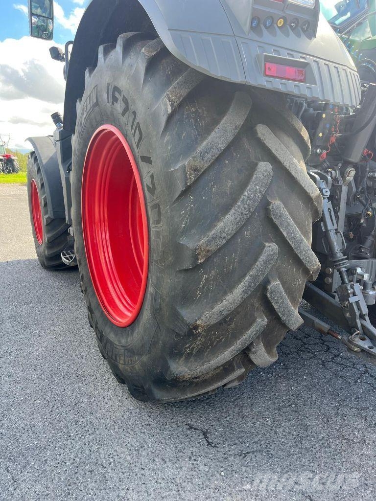 Fendt 824 VARIO PROFI + Tractoren