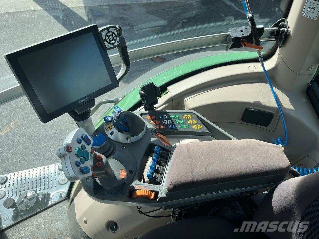 Fendt 824 VARIO PROFI + Traktori