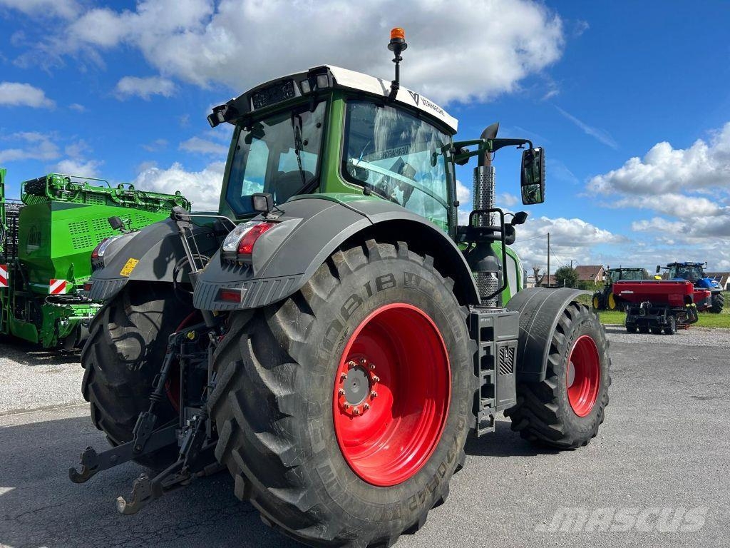 Fendt 824 VARIO PROFI + Traktori
