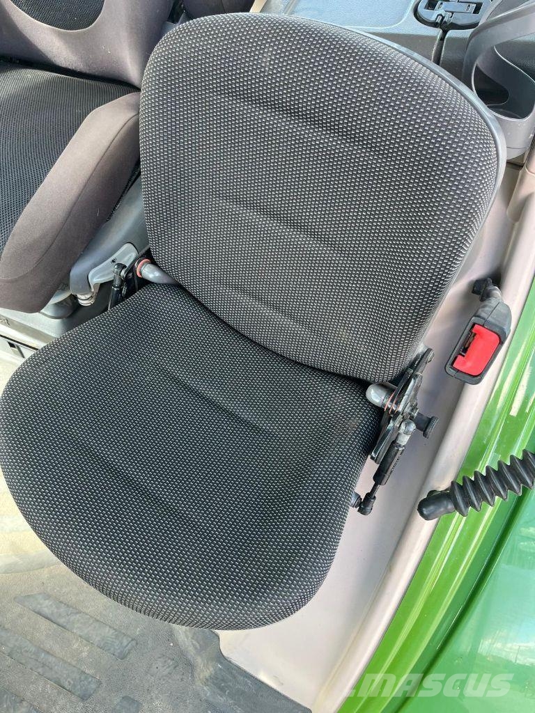 Fendt 824 VARIO PROFI + Traktori