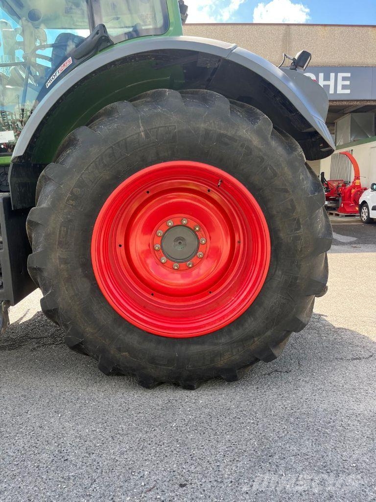 Fendt 824 VARIO PROFI + Трактори