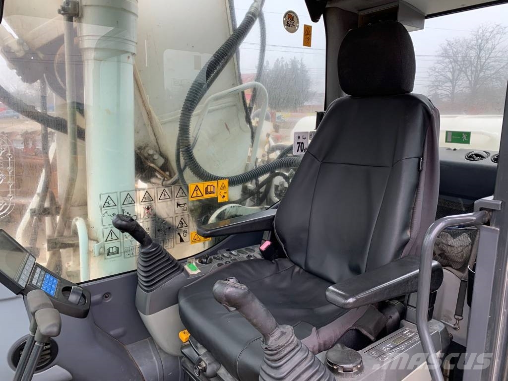 Komatsu PC 240 NLC-8 Верижен екскаватор