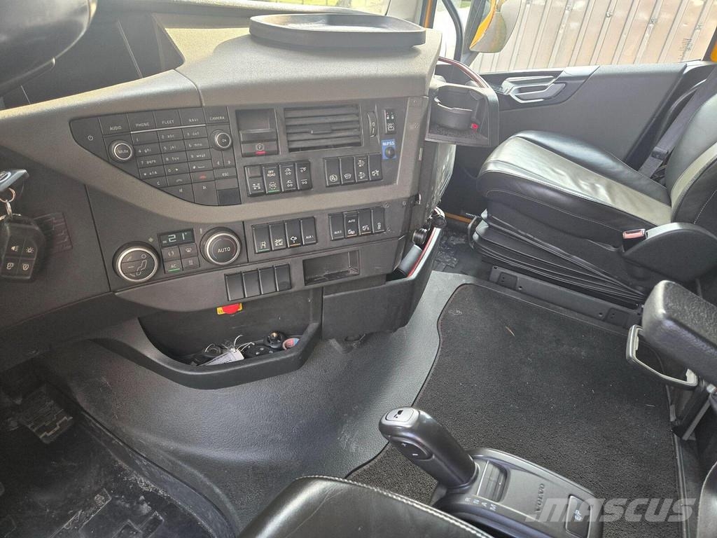 Volvo FH540 6X4 UNDERSTEEL LIFTING AXEL Camion benne