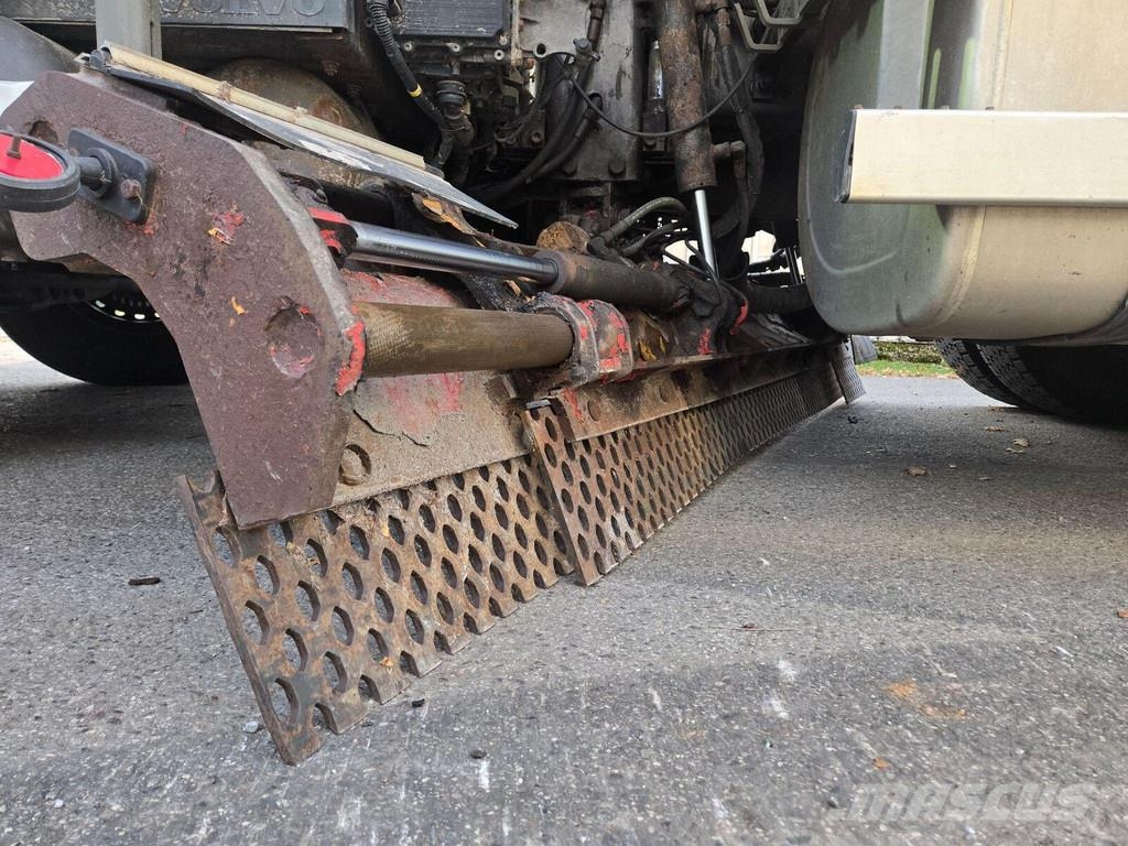 Volvo FH540 6X4 UNDERSTEEL LIFTING AXEL Camion benne