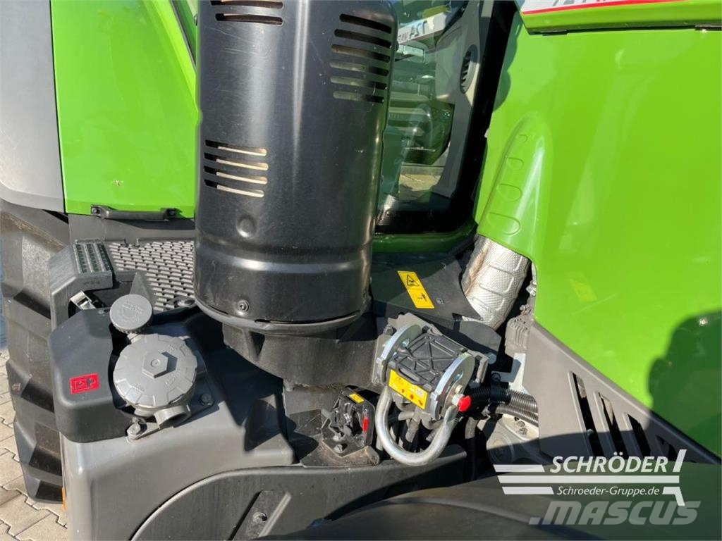 Fendt 724 VARIO GEN6 PROFI PLUS Tractors