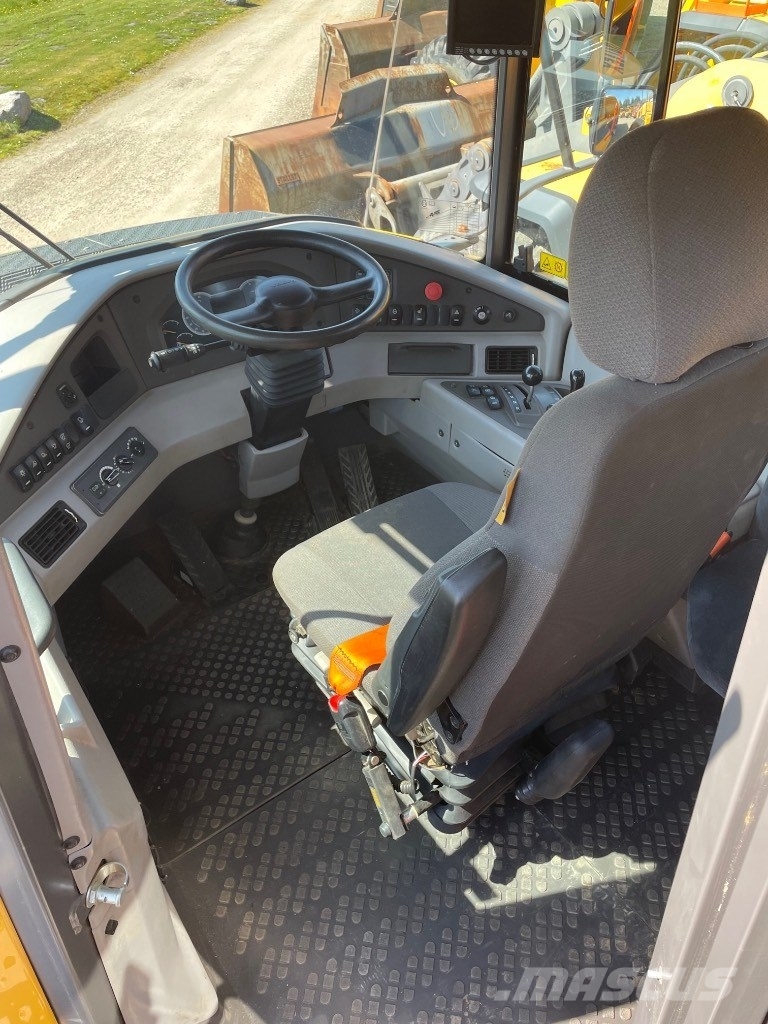 Volvo A30G アーティキュレート式ダンプトラック