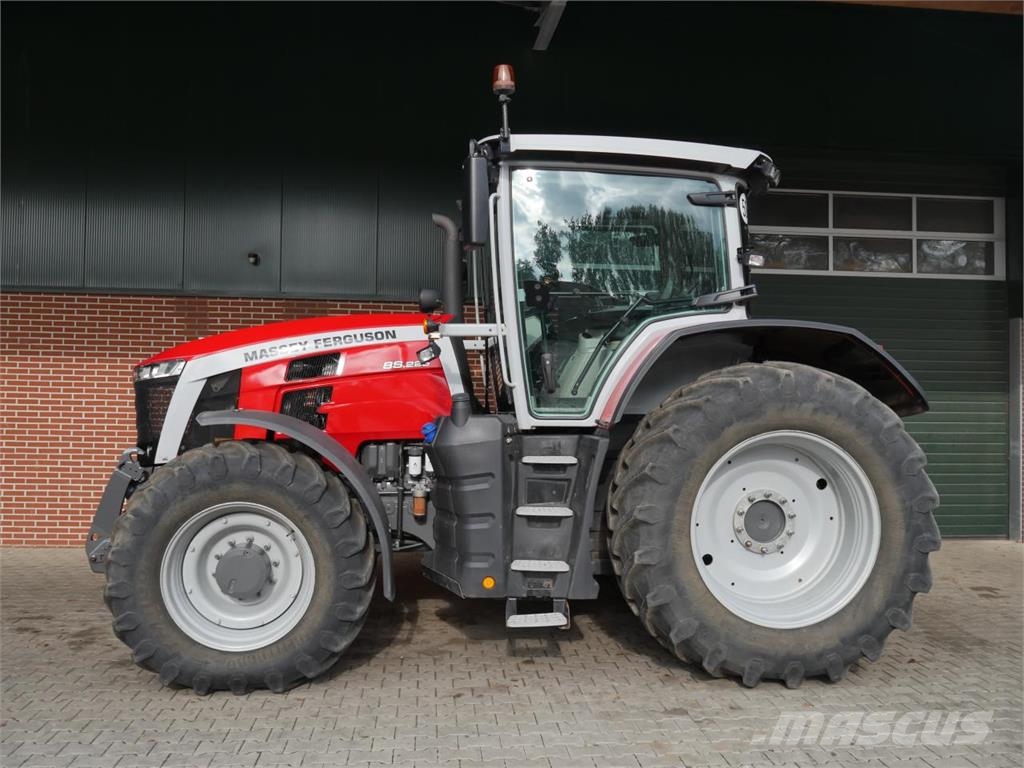 Massey Ferguson 8S.225 Dyna-7 Tractors