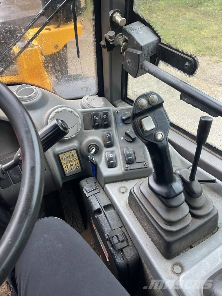 Volvo L 25 轮式装载机