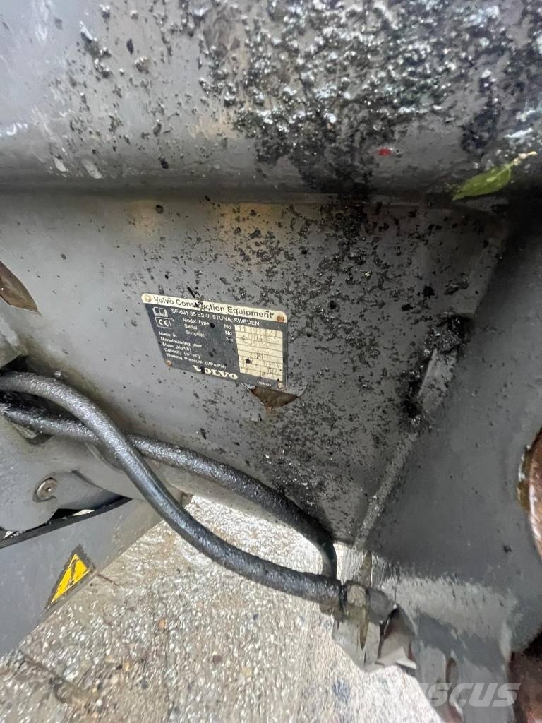 Volvo L 25 轮式装载机