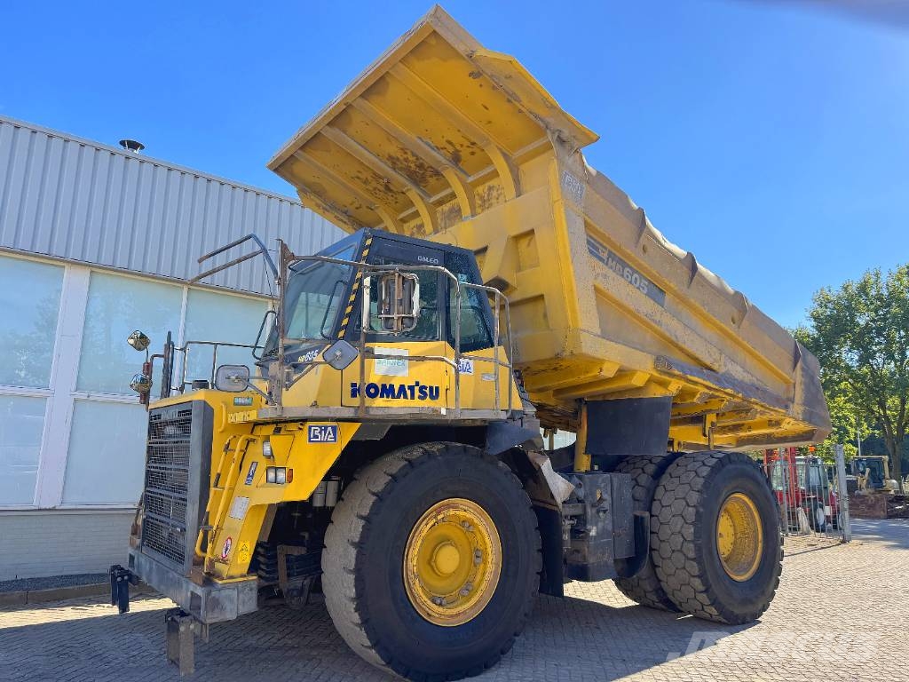 Komatsu HD 605-7E0 초대형 덤프 트럭