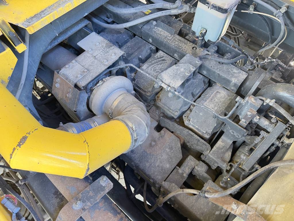 Komatsu HD 605-7E0 초대형 덤프 트럭