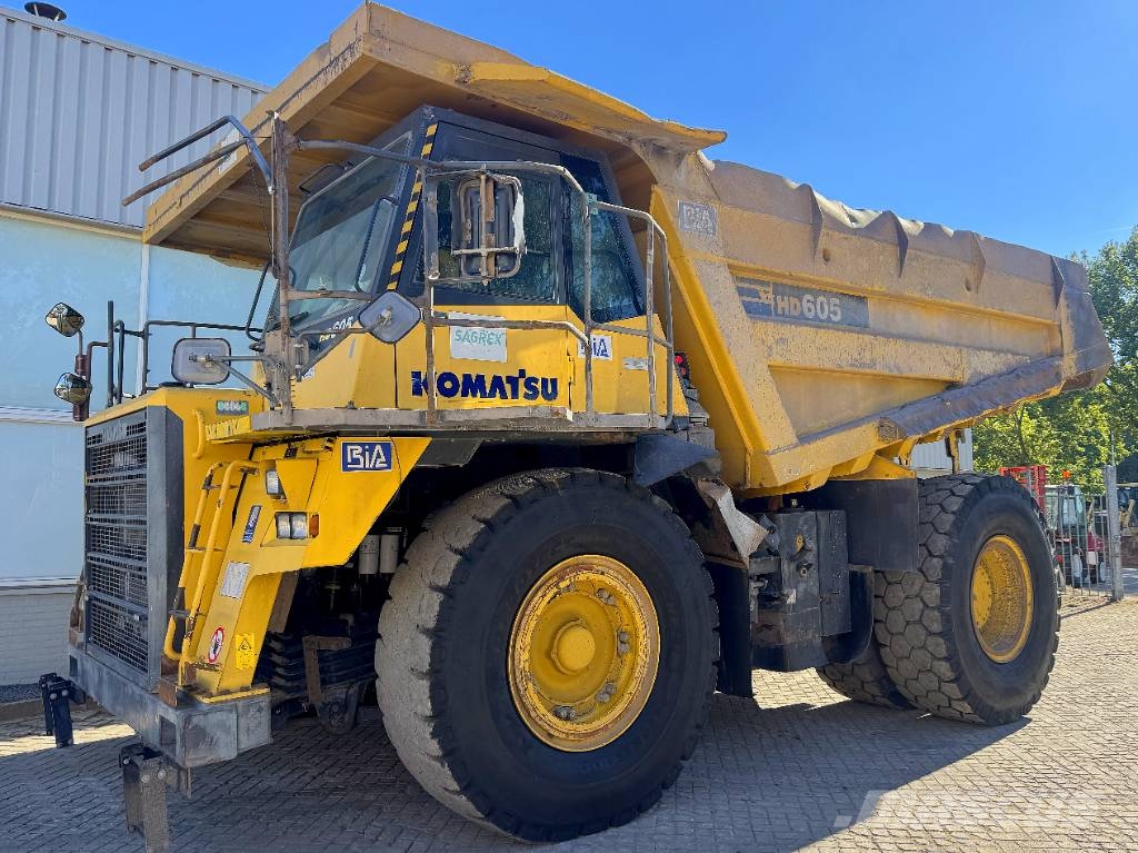 Komatsu HD 605-7E0 초대형 덤프 트럭