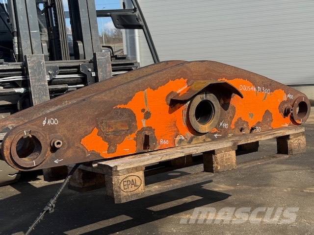 Doosan DL 300-5 USED BUCKET ARM Plataformas y cucharones