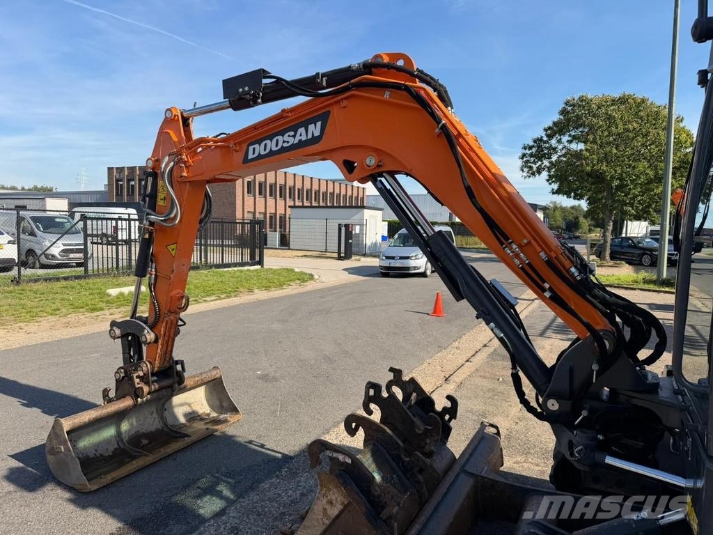 Doosan DX 50 Z-7 5.4T - *FULL HYDR - *CENTRAL GREASING* - Minigraafmachines < 7t