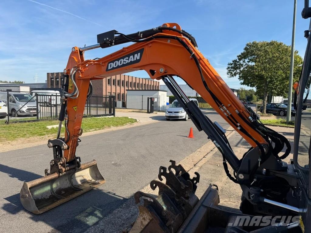 Doosan DX 50 Z-7 5.4T - *FULL HYDR - *CENTRAL GREASING* - Minigraafmachines < 7t