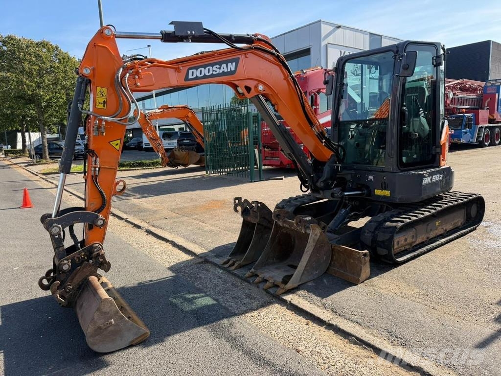Doosan DX 50 Z-7 5.4T - *FULL HYDR - *CENTRAL GREASING* - Minigraafmachines < 7t