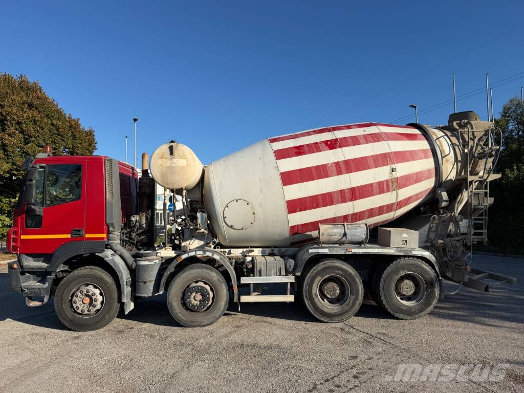 Iveco TRAKKER Kamioni mikseri za beton