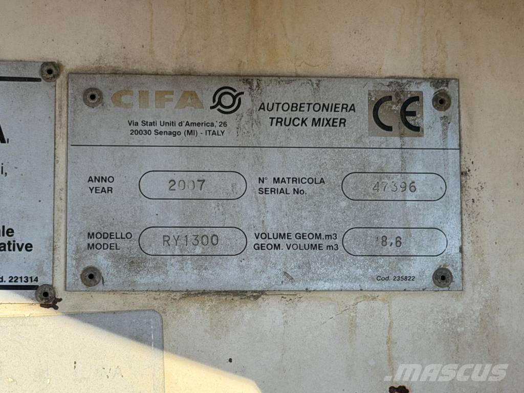 Iveco TRAKKER Kamioni mikseri za beton