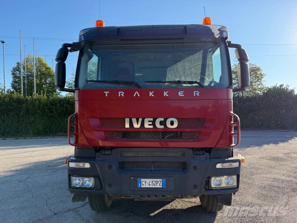 Iveco TRAKKER Kamioni mikseri za beton