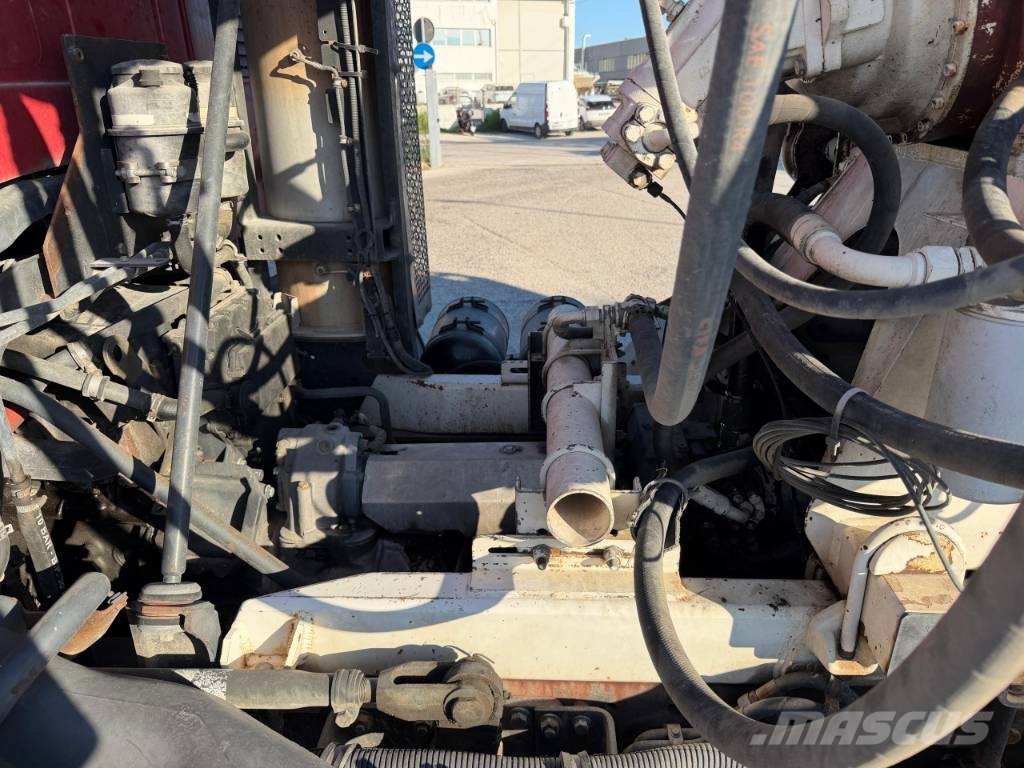 Iveco TRAKKER Kamioni mikseri za beton