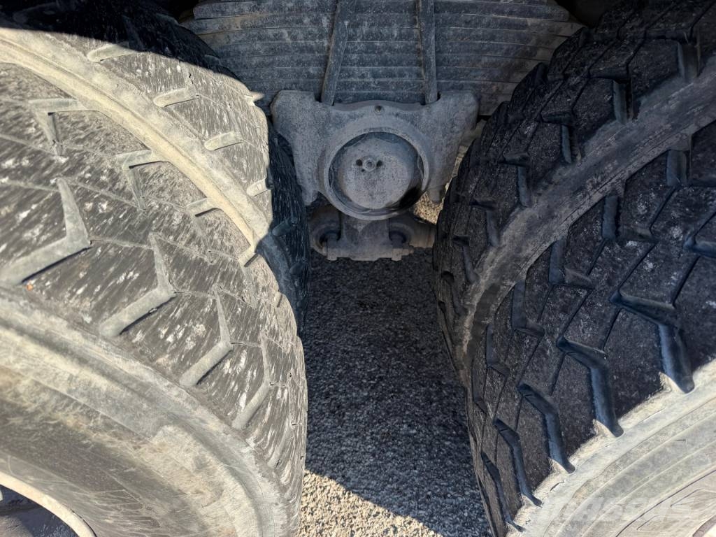 Iveco TRAKKER Kamioni mikseri za beton