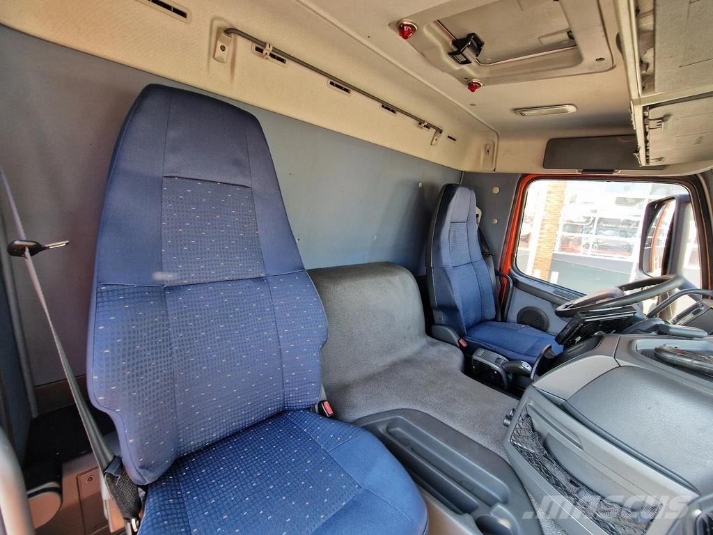 Volvo FM 330 4x2 - Frigoblock frigo - Zepro loadlift - F شاحنات بدرجة حرارة قابلة للضبط