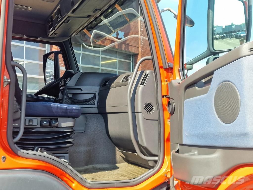 Volvo FM 330 4x2 - Frigoblock frigo - Zepro loadlift - F شاحنات بدرجة حرارة قابلة للضبط