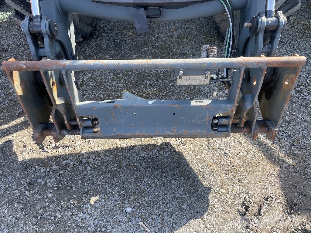 Valtra C 150 Трактори