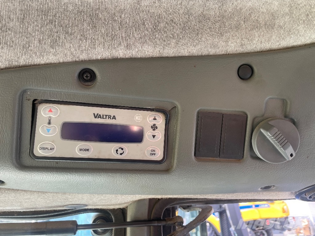 Valtra C 150 Трактори