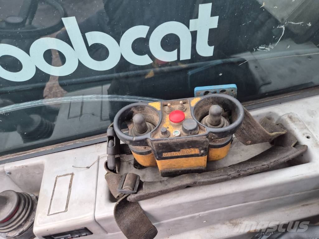 Bobcat T 40.140 مناولات متداخلة