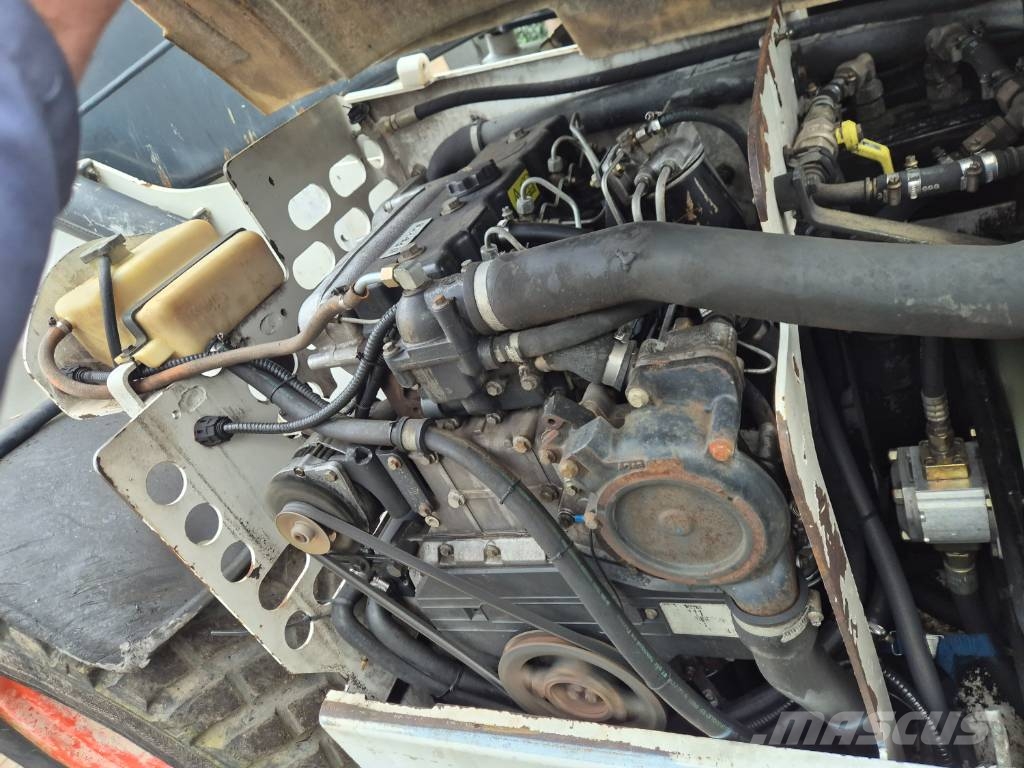 Bobcat T 40.140 مناولات متداخلة