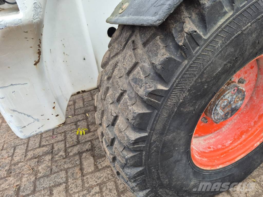 Bobcat T 40.140 مناولات متداخلة