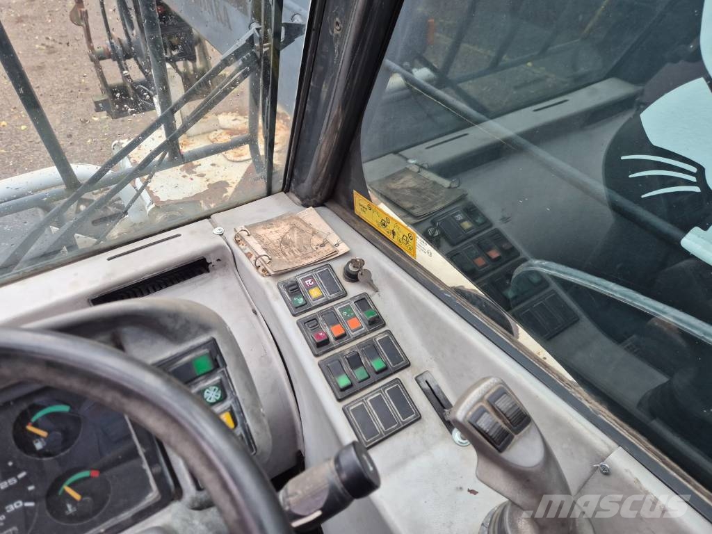 Bobcat T 40.140 مناولات متداخلة