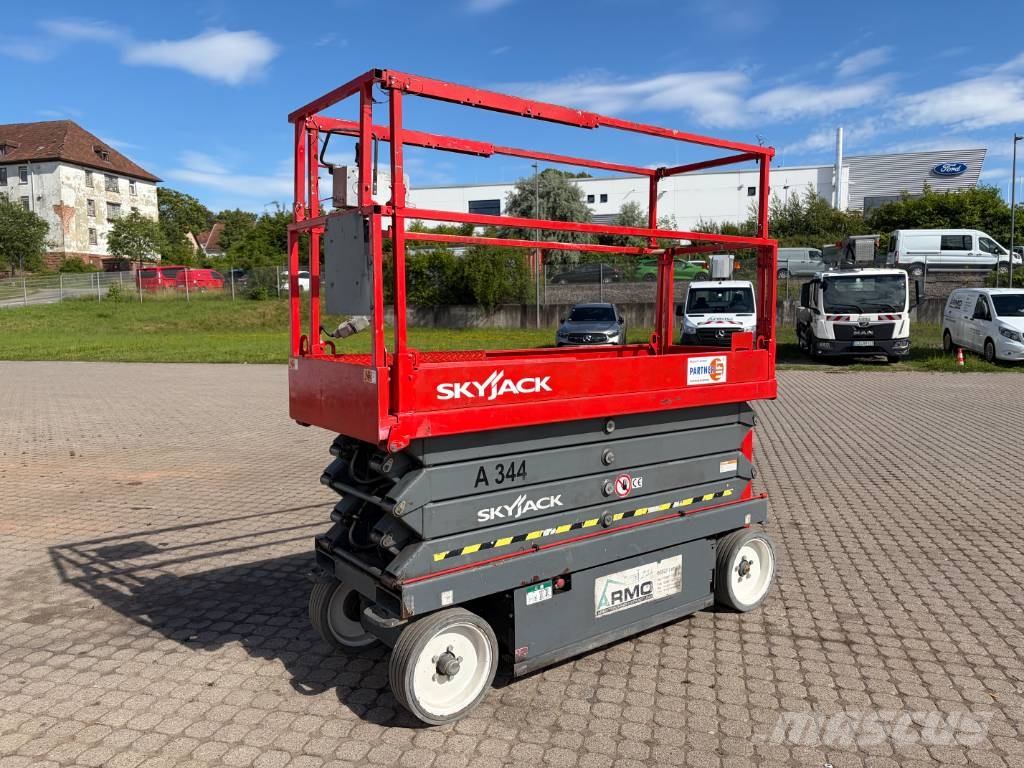 SkyJack SJ III 3226 Ножични работни платформи