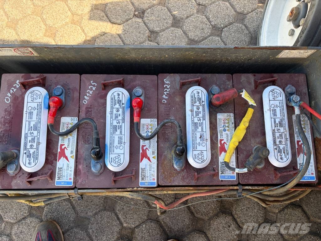 SkyJack SJ III 3226 Ножични работни платформи