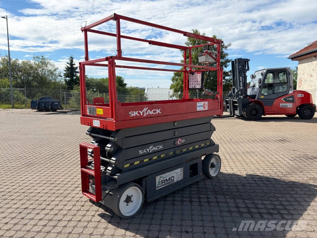 SkyJack SJ III 3226 Ножични работни платформи