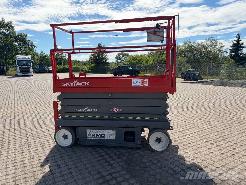 SkyJack SJ III 3226 Ножични работни платформи