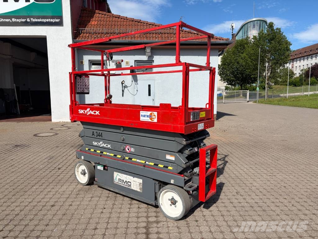 SkyJack SJ III 3226 Ножични работни платформи