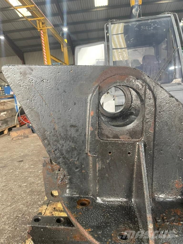 Ponsse Beaver Crane Base / Turntable Boom in dipper roke