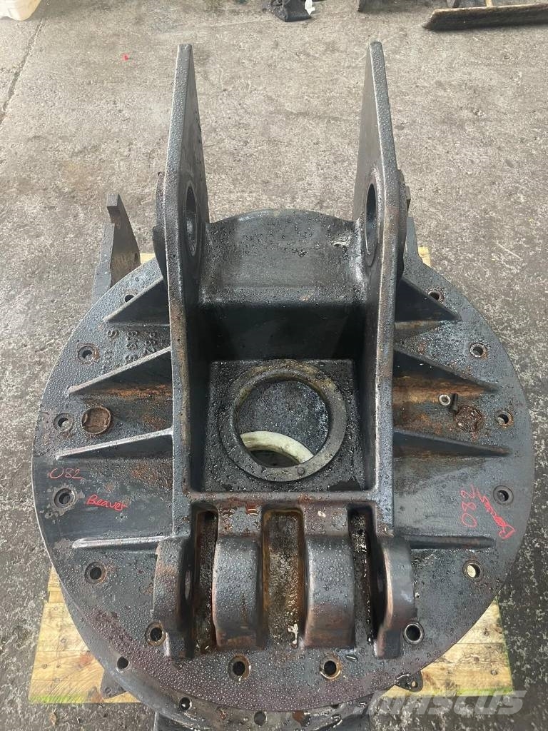 Ponsse Beaver Crane Base / Turntable Boom in dipper roke