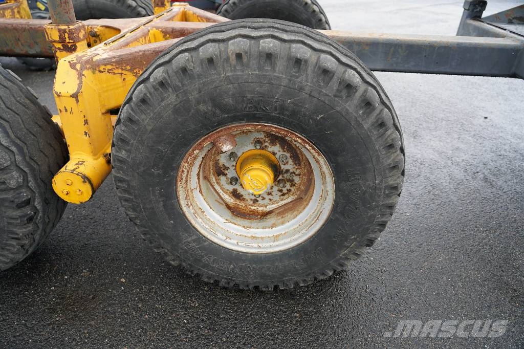 MOWI 12T 400 KRAN SKOGSVAGN Šumske prikolice
