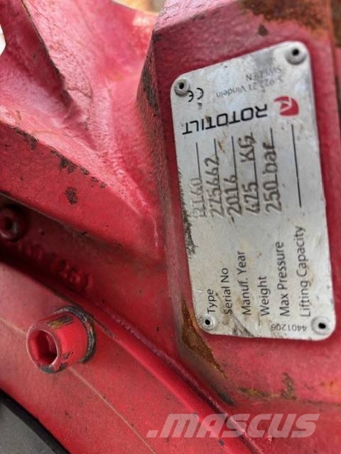 Komatsu PW 160 حفارات بعجل