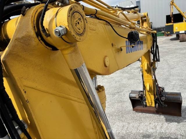 Komatsu PW 160 حفارات بعجل