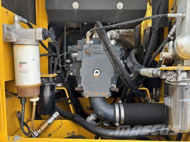 Komatsu PW 160 حفارات بعجل