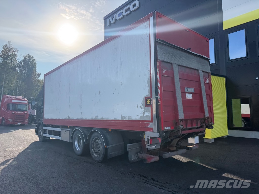 Scania R 450 Camiones con caja de remolque